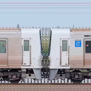JR九州811系100番台PM104編成＋2000番台PM2009編成（逆側）