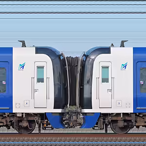 名鉄2000系「ミュースカイ」2005編成＋2010編成（山側）