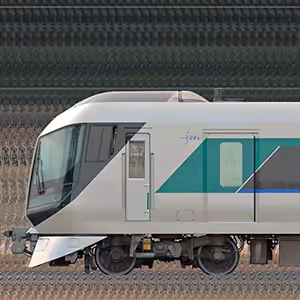 東武500系「リバティ」510編成（海側）