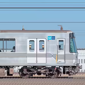 東京メトロ03系03-136