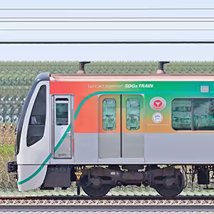 東急2020系2150編成「SDGsトレイン 美しい時代へ号」（海側）
