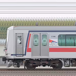 東急5080系5186編成「相鉄線・東急線つながる」ロゴマークラッピング（山側）