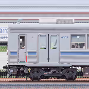 東急8500系8637編成（動態保存車・海側）
