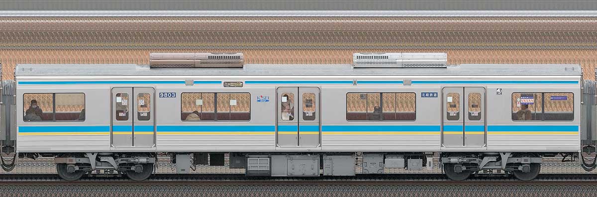 千葉ニュータウン鉄道9800形9803（補助電源装置交換後）山側の側面写真
