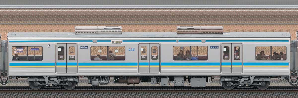 千葉ニュータウン鉄道9800形9804（2019年全検後）山側の側面写真