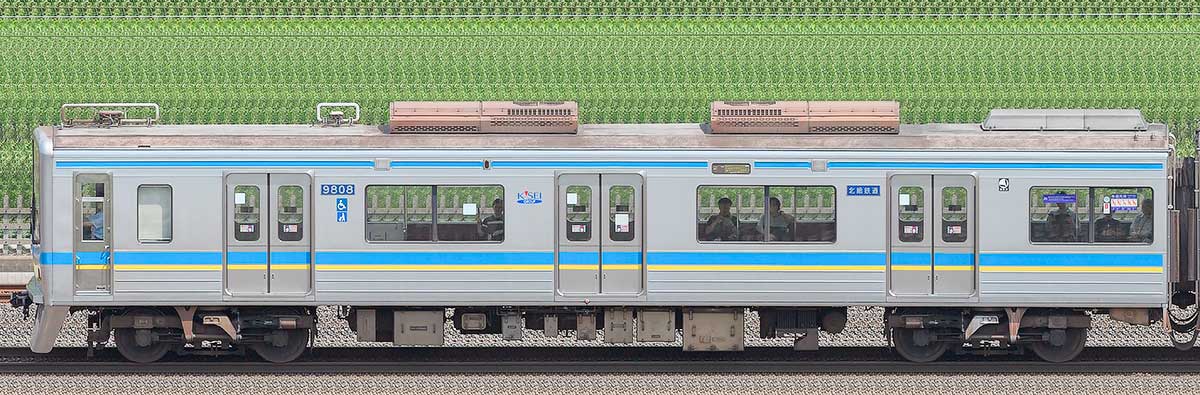 千葉ニュータウン鉄道9800形9808海側の側面写真