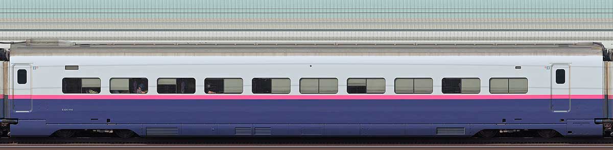 JR東日本E2系E226-1114山側の側面写真
