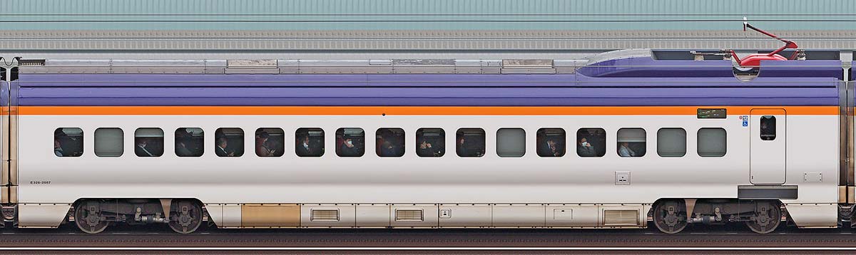 JR東日本E3系E326-2007山側の側面写真