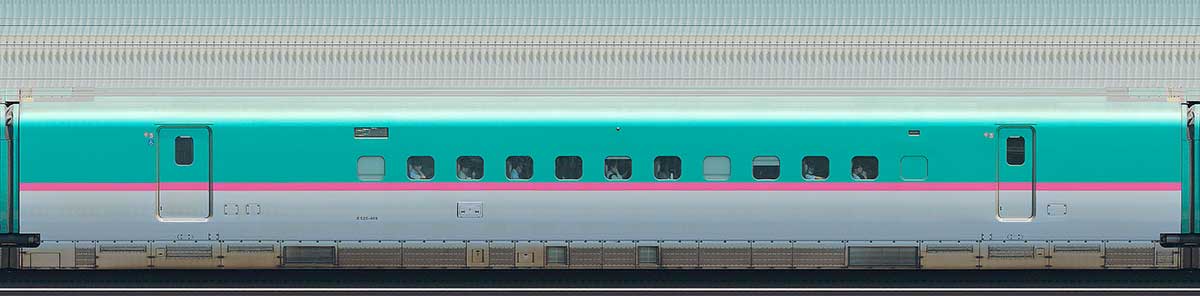 JR東日本E5系E525-409山側の側面写真