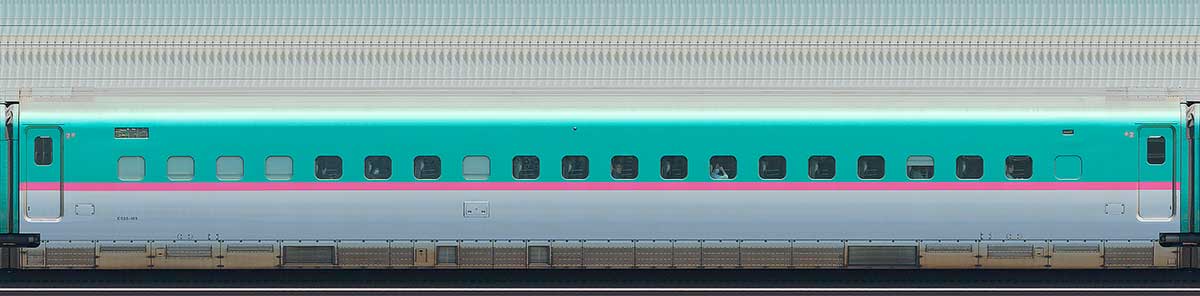 JR東日本E5系E526-109山側の側面写真