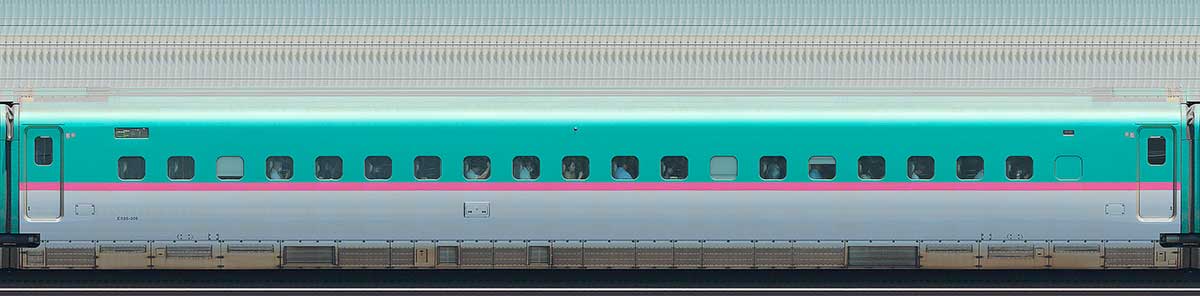 JR東日本E5系E526-309山側の側面写真