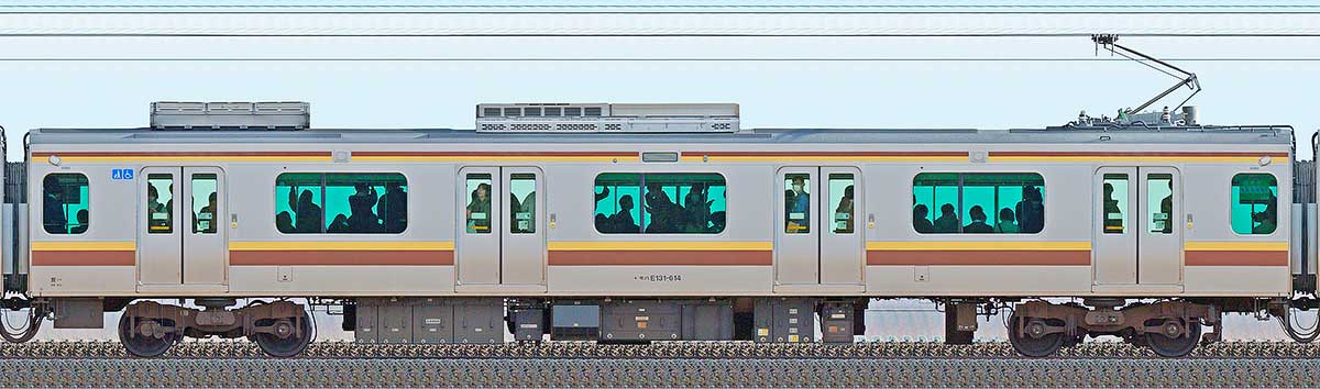 JR東日本E131系600番台モハE131-614山側の側面写真