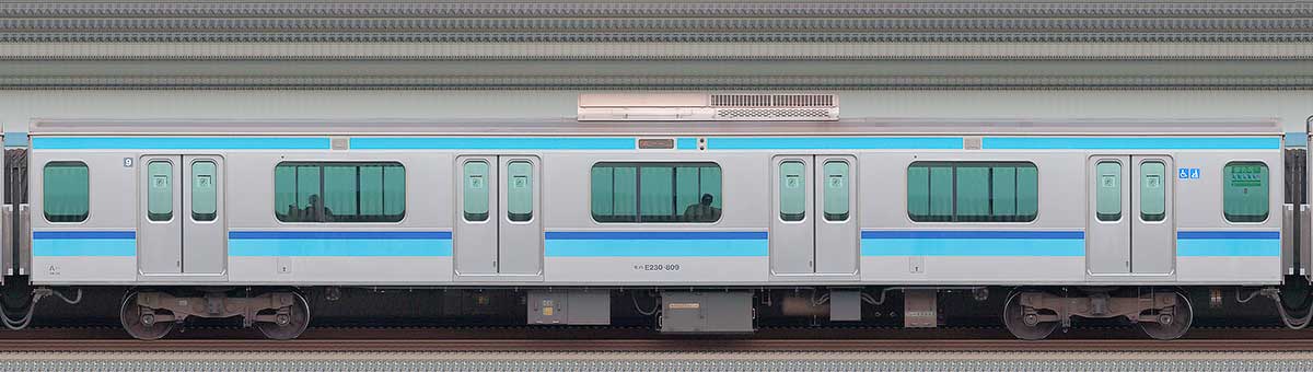 JR東日本E231系モハE230-809海側の側面写真