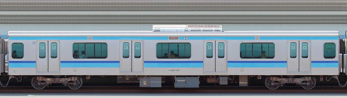 JR東日本E231系モハE230-810海側の側面写真
