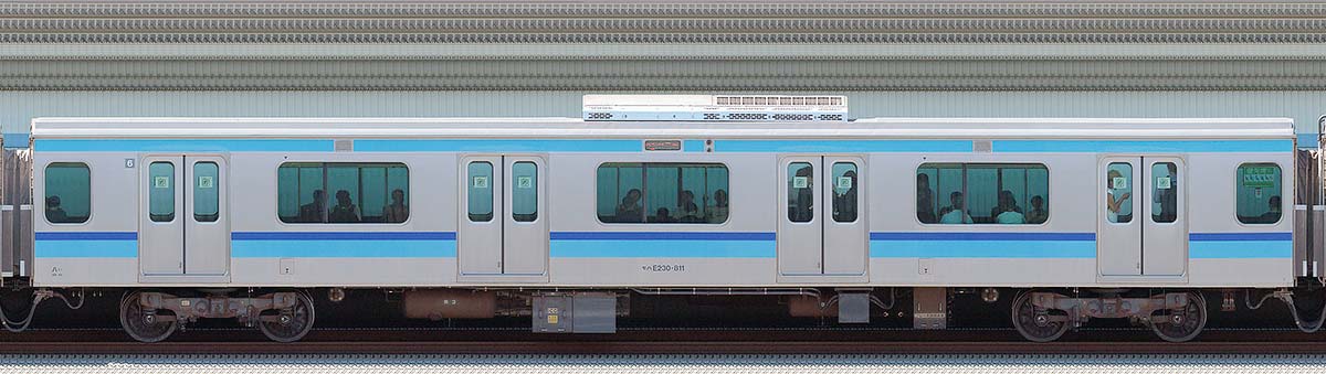 JR東日本E231系モハE230-811海側の側面写真