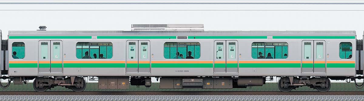 JR東日本E233系3000番台モハE232-3605山側の側面写真