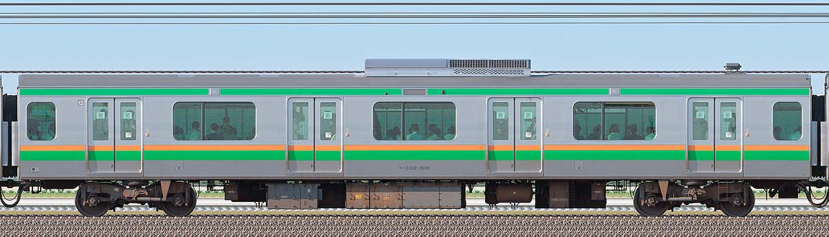 JR東日本E233系3000番台モハE232-3605（2022年）海側の側面写真