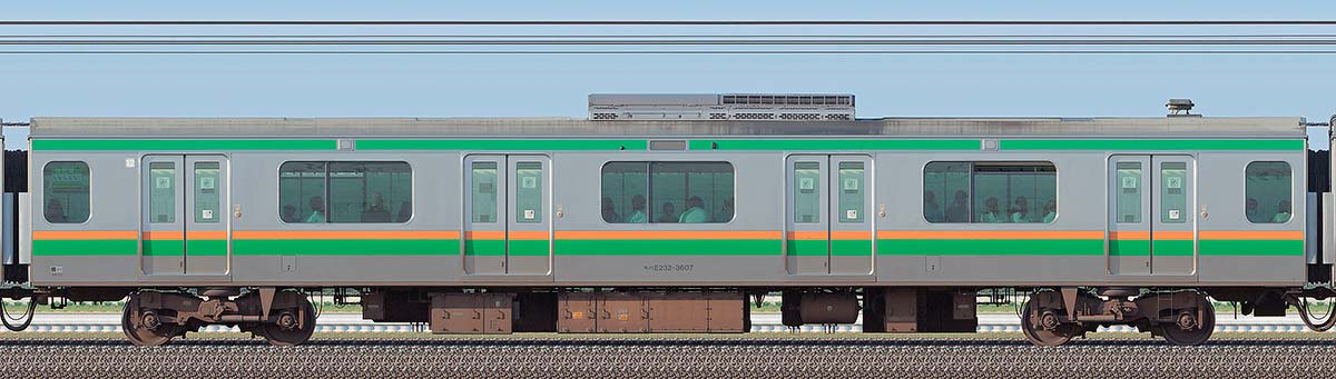JR東日本E233系3000番台モハE232-3607海側の側面写真