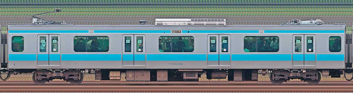 JR東日本E233系1000番台モハE233-1009海側の側面写真