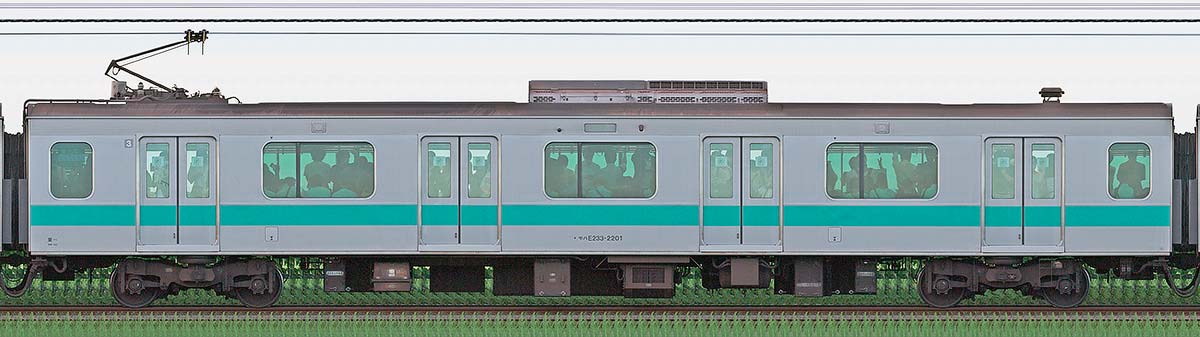 JR東日本E233系2000番台モハE233-2201海側の側面写真