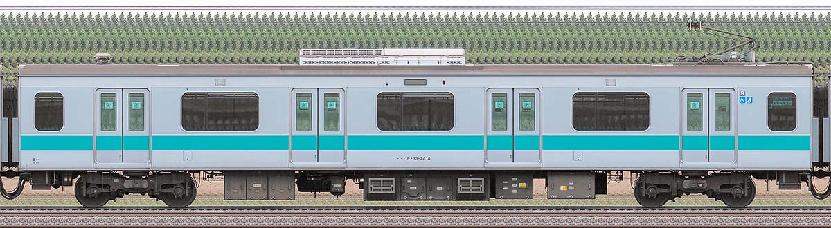 JR東日本E233系2000番台モハE233-2418山側の側面写真