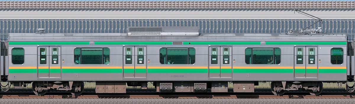 JR東日本E233系3000番台モハE233-3230山側の側面写真