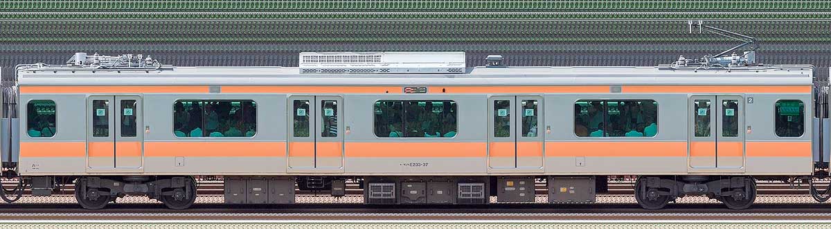 JR東日本E233系モハE233-37山側の側面写真