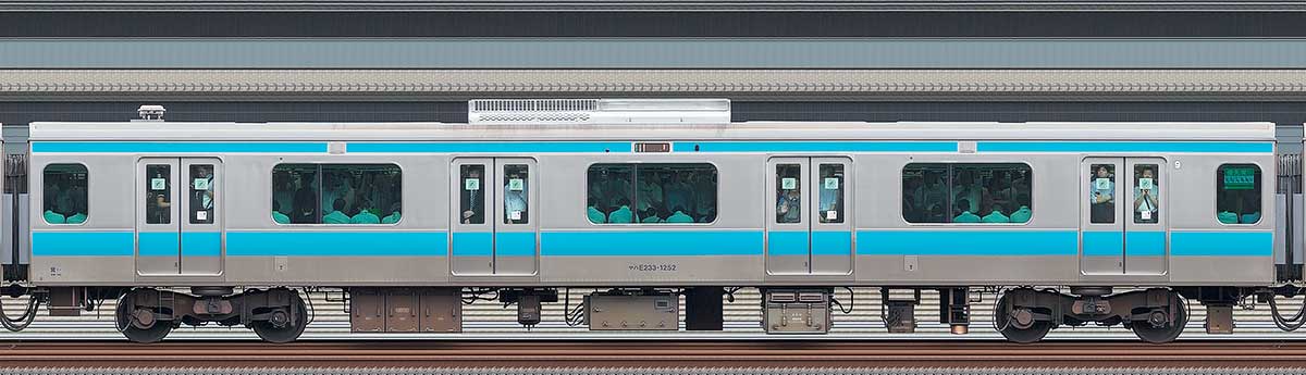 JR東日本E233系サハE233-1252（線路設備モニタリング装置搭載車）山側の側面写真