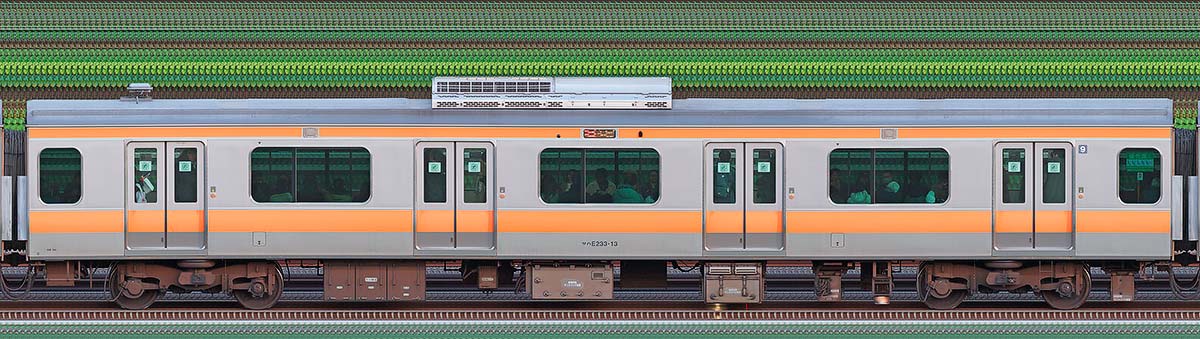 JR東日本E233系サハE233-13（線路設備モニタリング装置搭載車）山側の側面写真