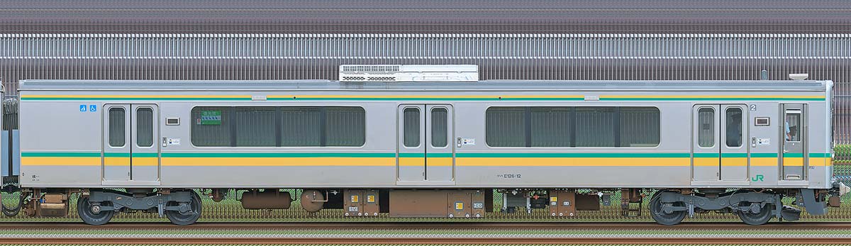 JR東日本E127系クハE126-12山側の側面写真