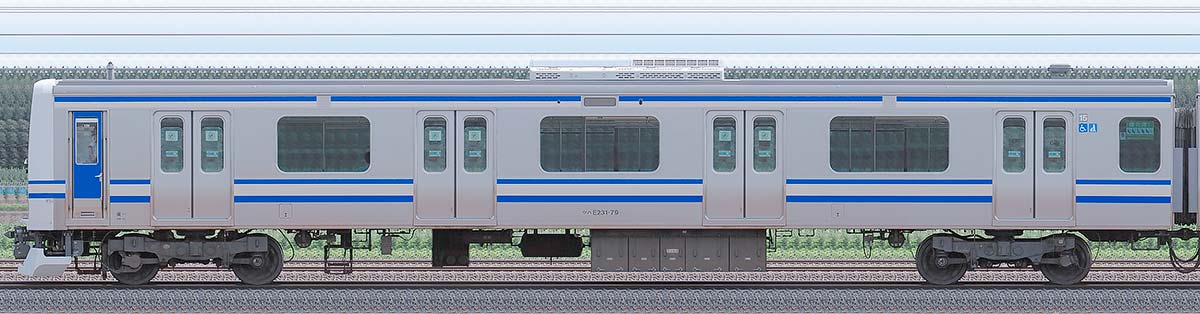 JR東日本E231系クハE231-79「成田線開業120周年記念列車」山側の側面写真