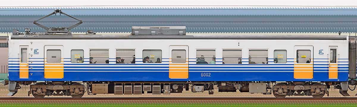 えちぜん鉄道MC6001形6002海側の側面写真