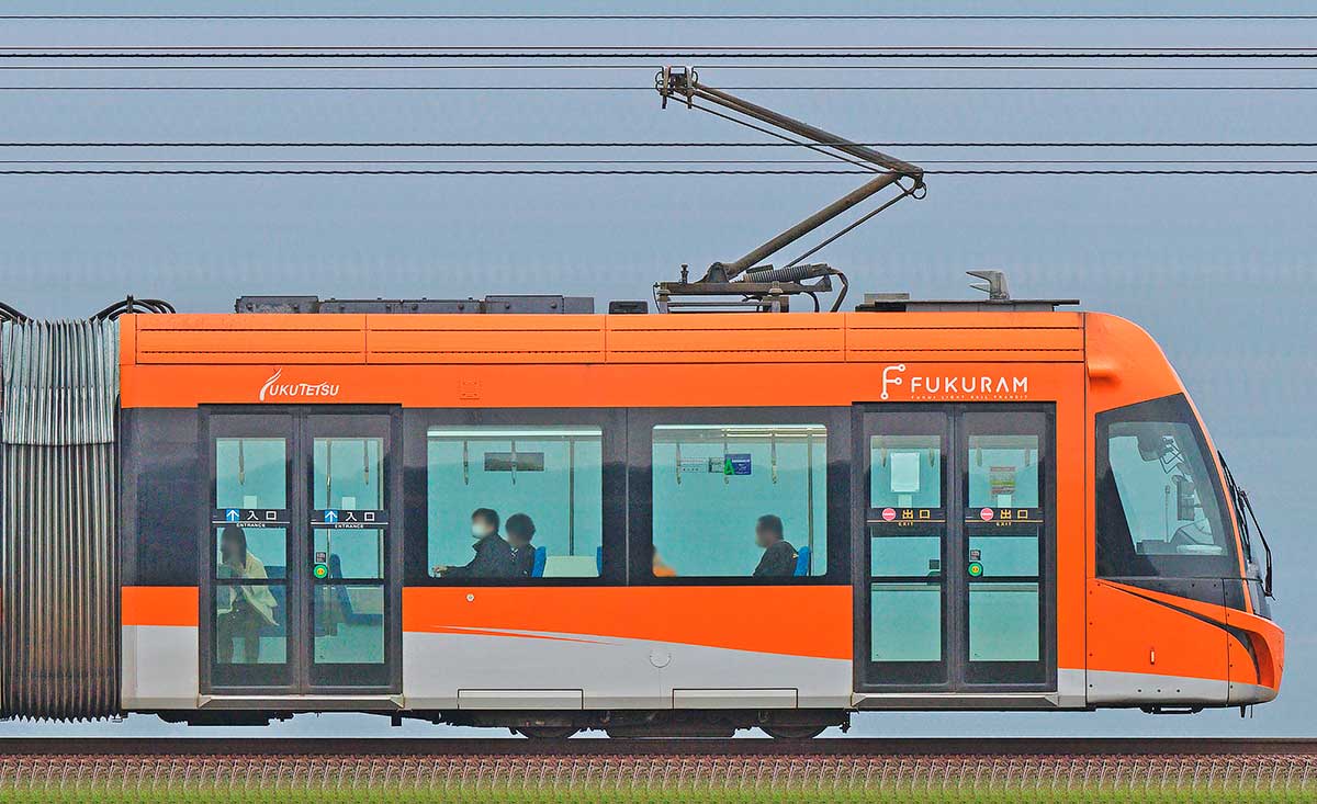 福井鉄道F1000形「FUKURAM」F1001-1海側の側面写真