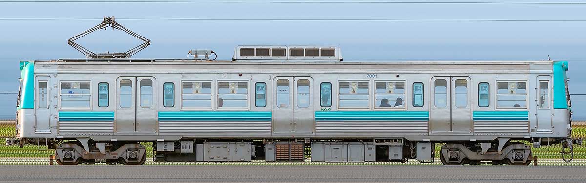 岳南電車7000形モハ7001逆サイドの側面写真