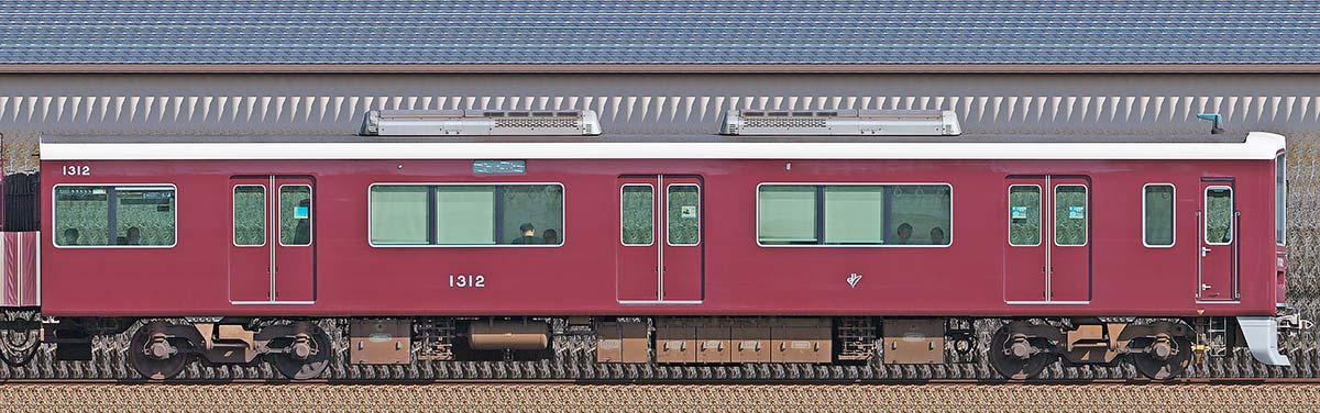 阪急1300系C#1312西側の側面写真