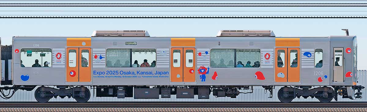 阪神1000系「大阪・関西万博ラッピング列車」1206浜側の側面写真