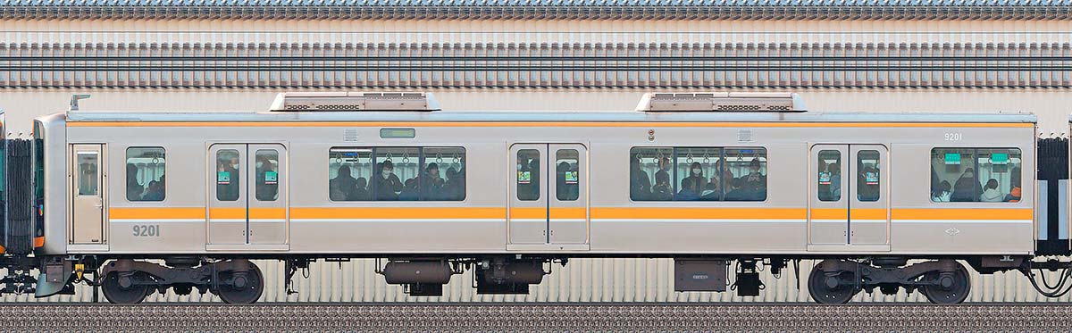 阪神9000系9201山側の側面写真
