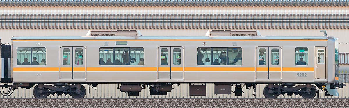 阪神9000系9202山側の側面写真