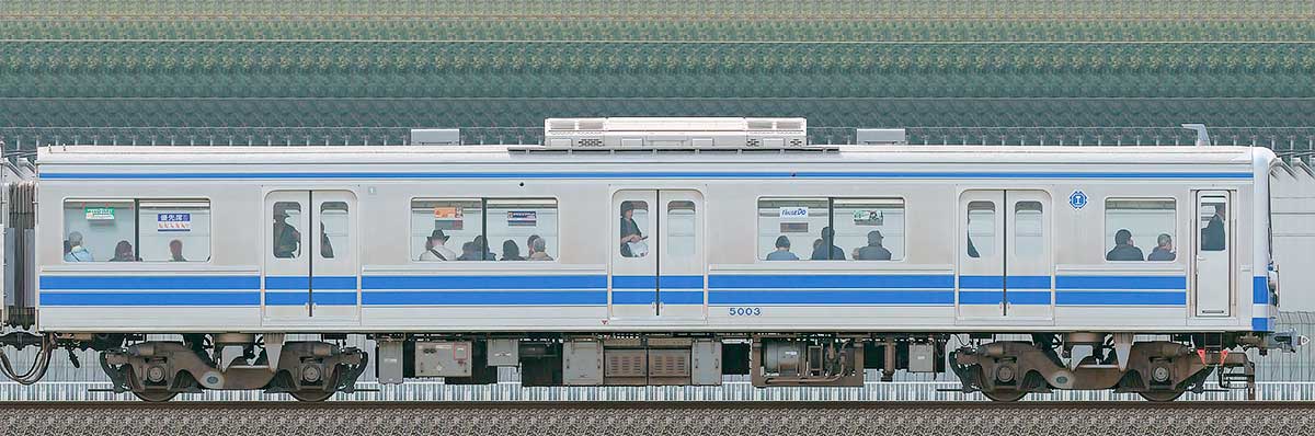 伊豆箱根鉄道5000系クモハ5003海側の側面写真