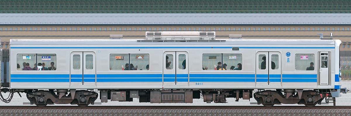 伊豆箱根鉄道5000系クモハ5011（CBTCアンテナ付き）海側の側面写真