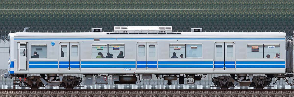 伊豆箱根鉄道5000系クハ5505海側の側面写真