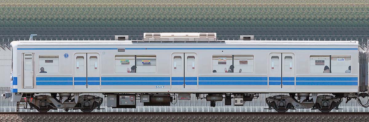 伊豆箱根鉄道5000系クハ5507海側の側面写真