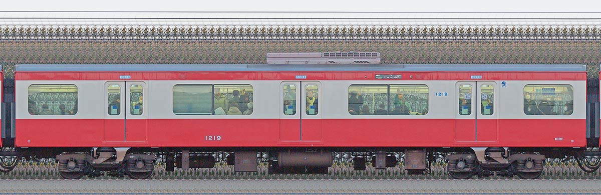 京急電鉄 新1000形（17次車）サハ1219海側の側面写真