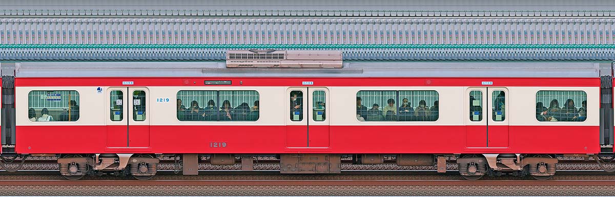 京急電鉄 新1000形（17次車）サハ1219山側の側面写真