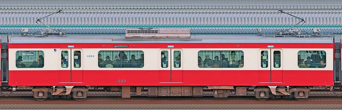 京急電鉄 新1000形（17次車）デハ1223山側の側面写真