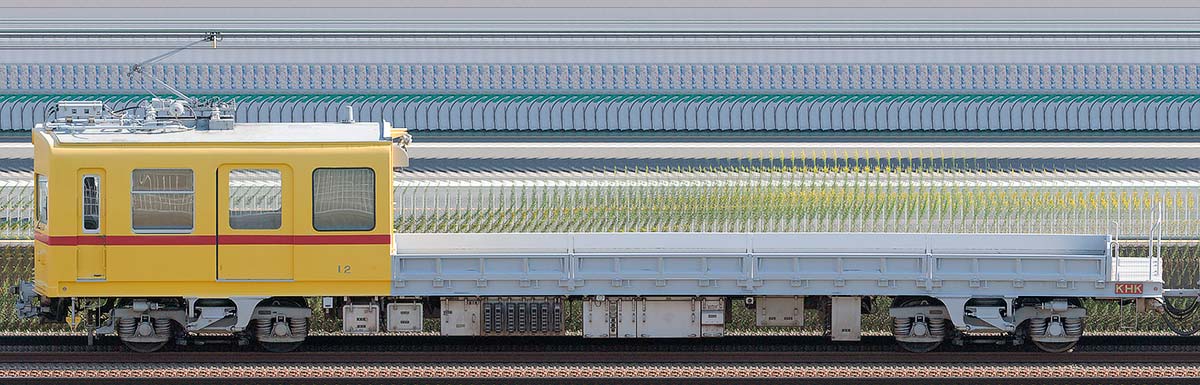 京急電鉄 デト12山側の側面写真