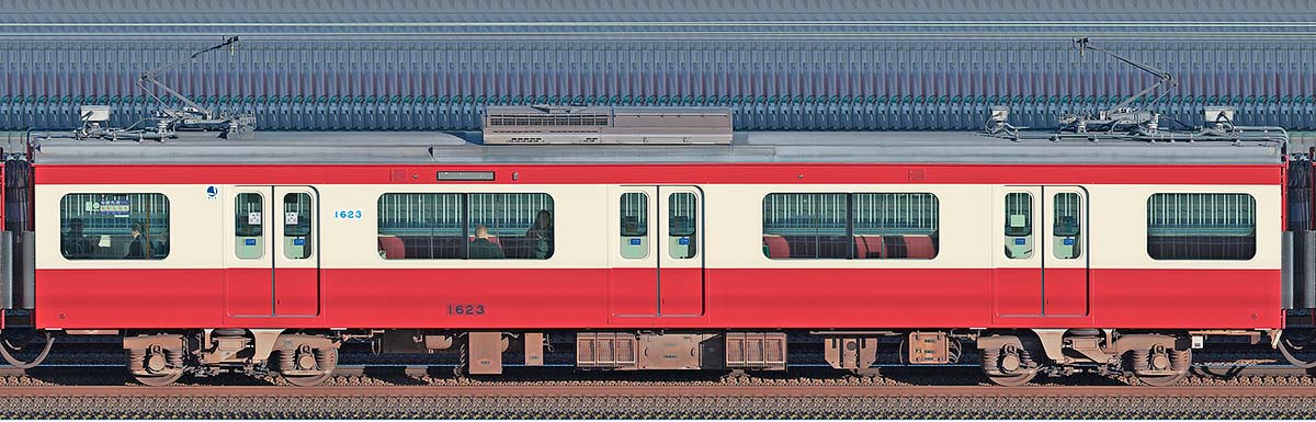 京急電鉄 新1000形（17次車）デハ1623山側の側面写真