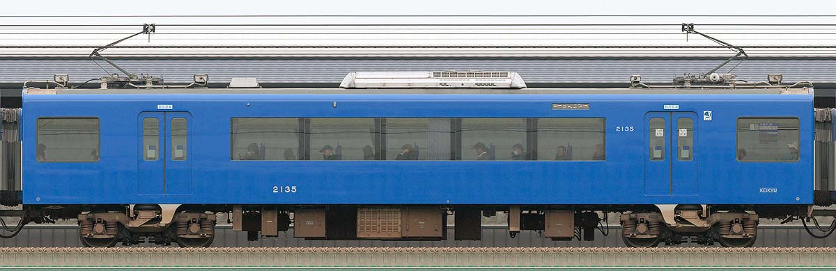 京急電鉄2100形(2次車)「KEIKYU BLUE SKY TRAIN」サハ2135(2025年)海側の側面写真