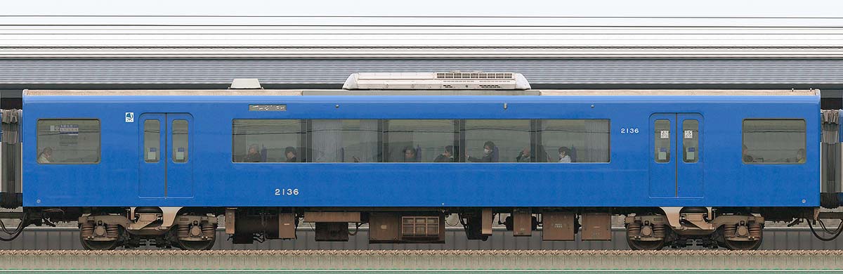 京急電鉄2100形（2次車）「KEIKYU BLUE SKY TRAIN」デハ2136（2025年）海側の側面写真