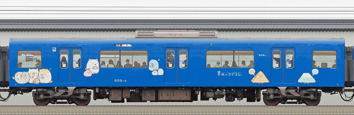 京急電鉄 600形デハ606-6「京急ブルースカイトレイン すみっコなかま号」海側の側面写真